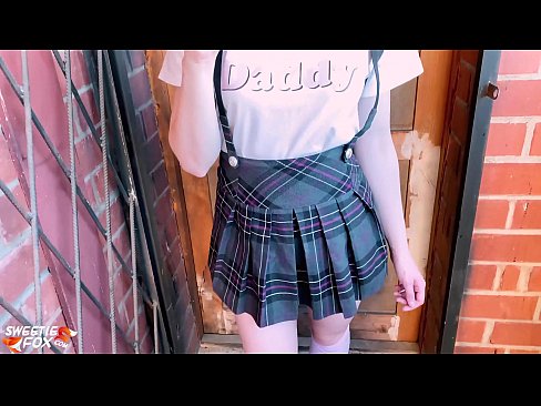 ❤️ Schoolgirl Sucks a dick gu domhainn agus fucks an àite clasaichean. Porno  leinn gd.taxiporec.top ❌️